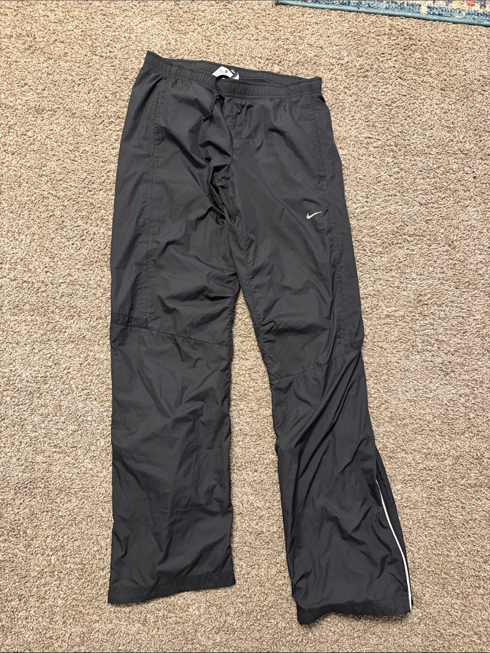 Nike Women’s Black Athletic Jogger Pants with Reflective Swoosh size small